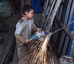 دو میلیون کودک در افغانستان کار می‌کنند